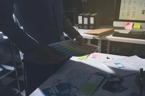 Team of Program Developer Collaborating on UXUI Design Planning in a Modern.. Foto stock