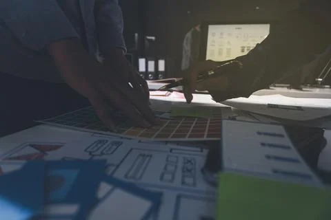 Team of Program Developer Collaborating on UXUI Design Planning in a Modern.. Foto stock