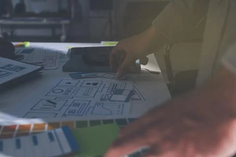 Team of Program Developer Collaborating on UXUI Design Planning in a Modern.. Foto stock