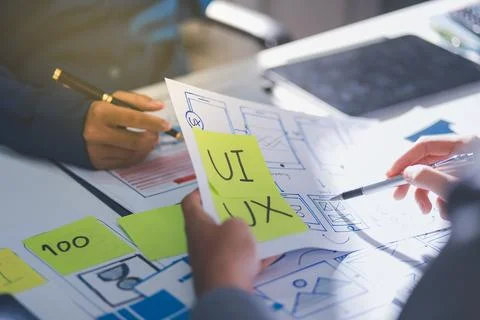 Team of Program Developer Collaborating on UXUI Design Planning in a Modern.. Foto stock