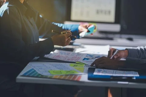 Team of Program Developer Collaborating on UXUI Design Planning in a Modern.. Foto stock