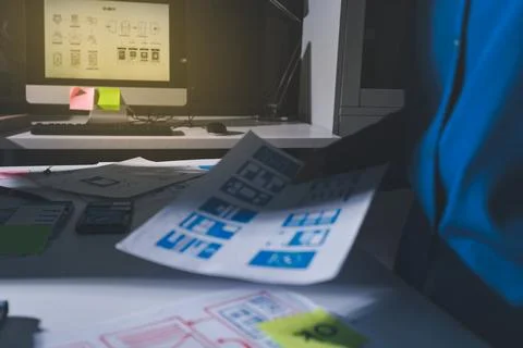 Team of Program Developer Collaborating on UXUI Design Planning in a Modern.. Foto stock