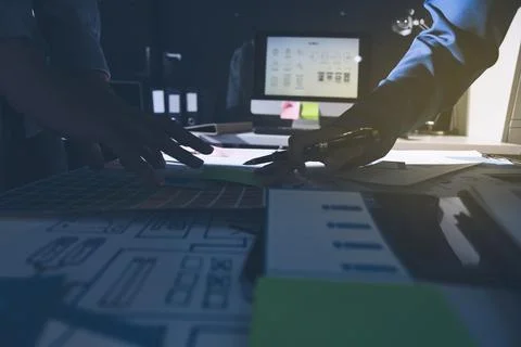 Team of Program Developer Collaborating on UXUI Design Planning in a Modern.. Foto stock