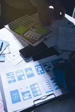 Team of Program Developer Collaborating on UXUI Design Planning in a Modern.. Foto stock