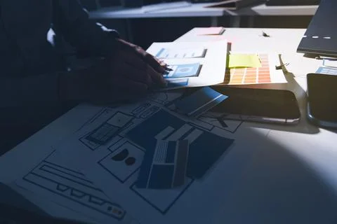 Team of Program Developer Collaborating on UXUI Design Planning in a Modern.. Foto stock