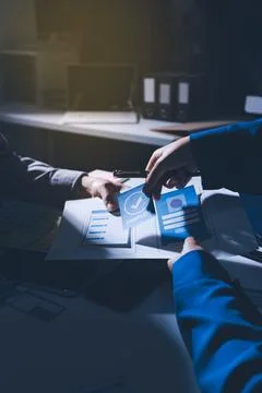 Team of Program Developer Collaborating on UXUI Design Planning in a Modern.. Foto stock