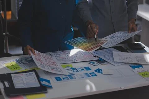 Team of Program Developer Collaborating on UXUI Design Planning in a Modern.. Foto stock