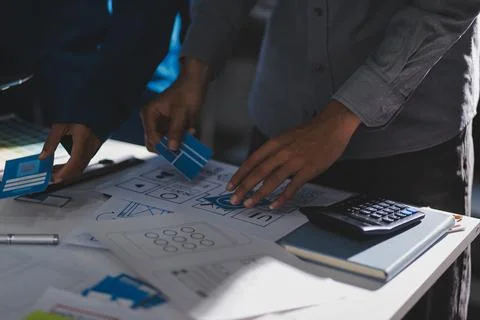Team of Program Developer Collaborating on UXUI Design Planning in a Modern.. Foto stock