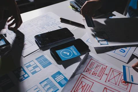Team of Program Developer Collaborating on UXUI Design Planning in a Modern.. Foto stock
