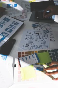Team of Program Developer Collaborating on UXUI Design Planning in a Modern.. Foto stock