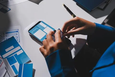 Team of Program Developer Collaborating on UXUI Design Planning in a Modern.. Foto stock