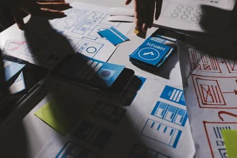 Team of Program Developer Collaborating on UXUI Design Planning in a Modern.. Foto stock