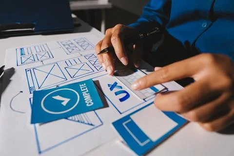 Team of Program Developer Collaborating on UXUI Design Planning in a Modern.. Foto stock
