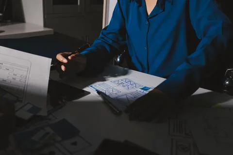Team of Program Developer Collaborating on UXUI Design Planning in a Modern.. Foto stock