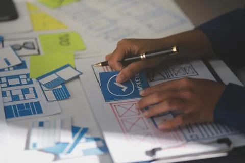 Team of Program Developer Collaborating on UXUI Design Planning in a Modern.. Foto stock