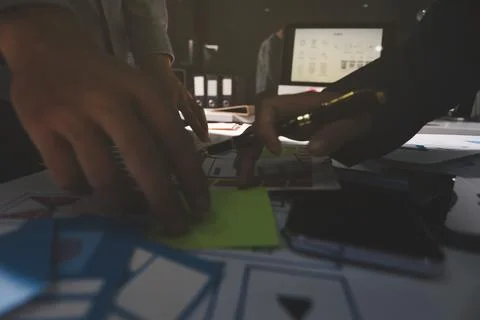Team of Program Developer Collaborating on UXUI Design Planning in a Modern.. Foto stock