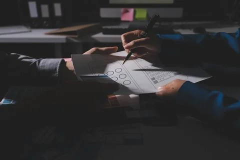 Team of Program Developer Collaborating on UXUI Design Planning in a Modern.. Foto stock