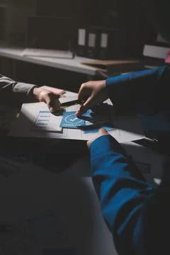 Team of Program Developer Collaborating on UXUI Design Planning in a Modern.. Foto stock