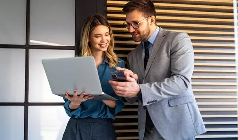 Team of programmers writing digital code in the metaverse and working toget.. Foto stock