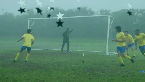 Team receiving pass and rotating, clearing by goal in soccer training while star Vídeo Stock 332664911