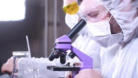 Team of scientists working in laboratory. Bio research. DNA science researcher. Vidéo 122762020