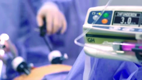 A team of surgeons at work in the operating room Stockbeeldmateriaal 270548503