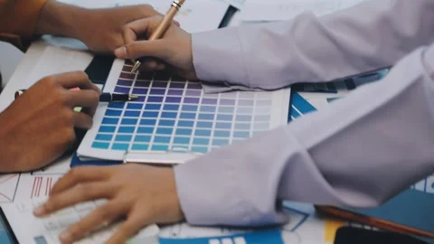 Team of UI UX web designer are working together to develop mobile responsiv.. 動画素材 330333828