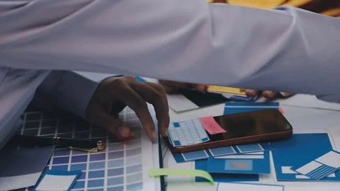 Team of UI UX web designer are working together to develop mobile responsiv.. 動画素材 330333930