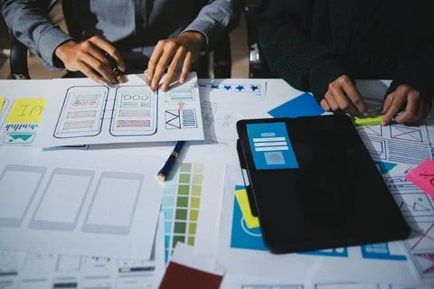 Team of UI UX web designer are working together to develop mobile responsiv.. Foto stock