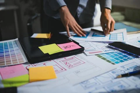 Team of UI UX web designer are working together to develop mobile responsiv.. Foto stock