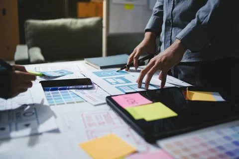 Team of UI UX web designer are working together to develop mobile responsiv.. Foto stock
