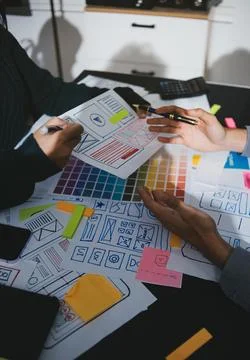 Team of UI UX web designer are working together to develop mobile responsiv.. Foto stock