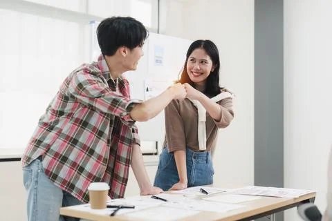 Team of ux developer and ui designer brainstorming interface wireframe design 스톡 사진