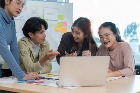 Team of ux developer and ui designer brainstorming interface wireframe design Foto stock