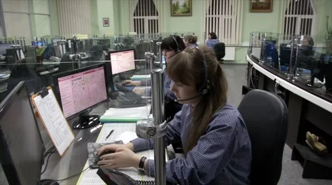 Team working at emergency service call center Vidéo 61405692