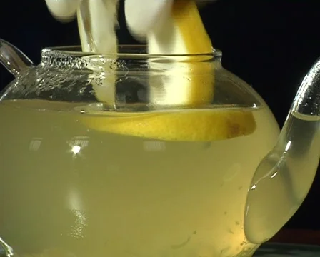 Teapot with ginger tea 스톡 동영상 710340