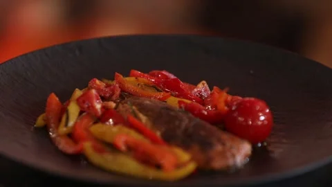 Teasty beef dish 4 Video stock 312931526