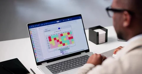Tech Consultant Analyzing Data Visualization In Remote Work Software App Stockfoto's