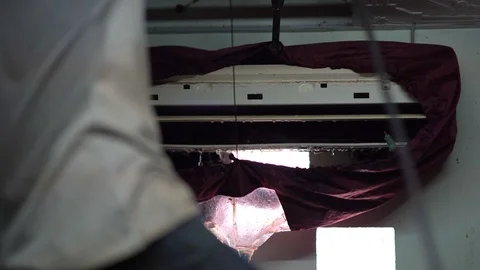 Technical air condition checking and cleaning on hot season  Vídeos de archivo 106854065