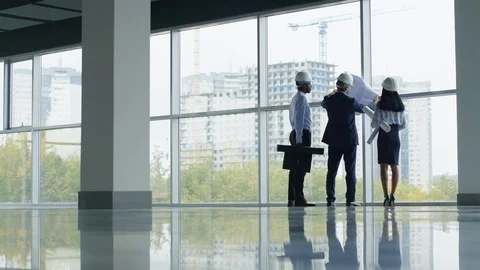 Technical director controlling the process of building Video stock 125708863