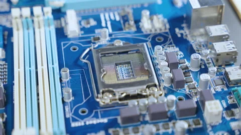 The technician installed the CPU chip on the computer's motherboard  스톡 동영상 234987586