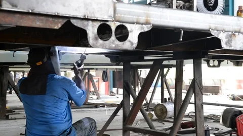 Technician repair truck in the garage Stock Footage