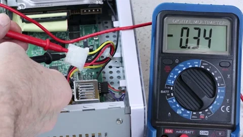 Technician repairing a computer Video stock 170009981