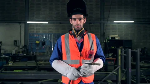 The technician working in the factory  Vídeos de archivo 141521902