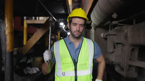 The technician working in the train garage 스톡 동영상 236991354