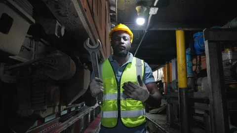 The technician working in the train garage 스톡 동영상 236992491