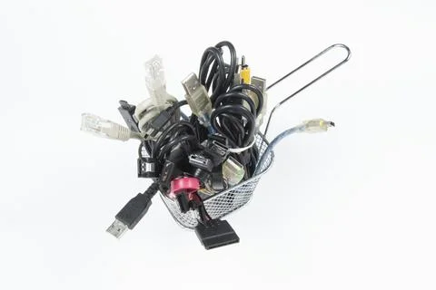 Technological waste that remains in residence as computer cables Stock-Fotos