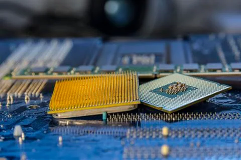Technology background with computer processors CPU concept blue circuit board Foto stock
