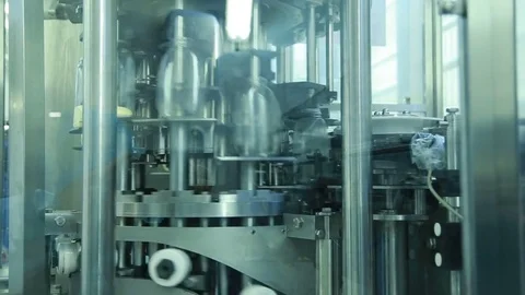 Technology at the dairy 库存影片 76122550