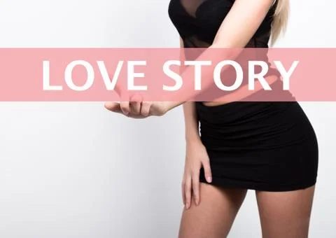 Technology, internet and networking concept. Beautiful young woman in little Stockfoto's